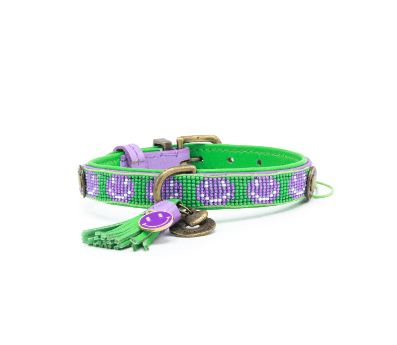 Smiley collar