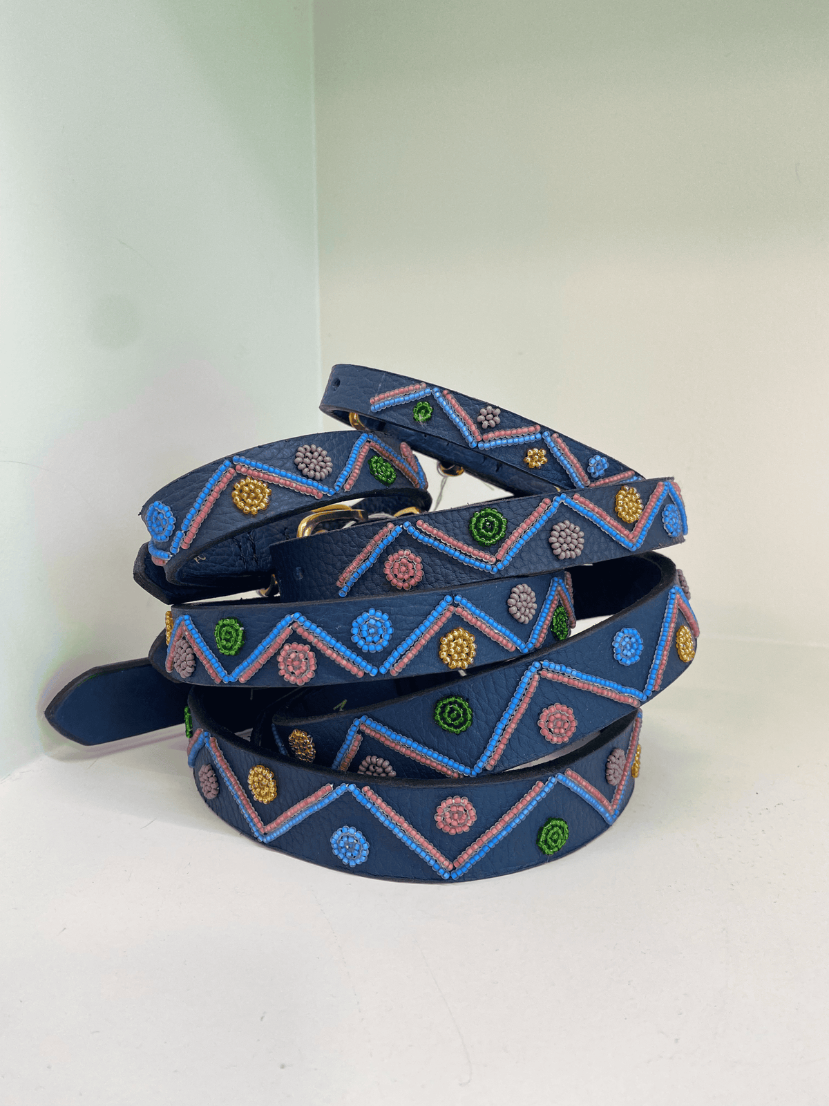 Simona collar