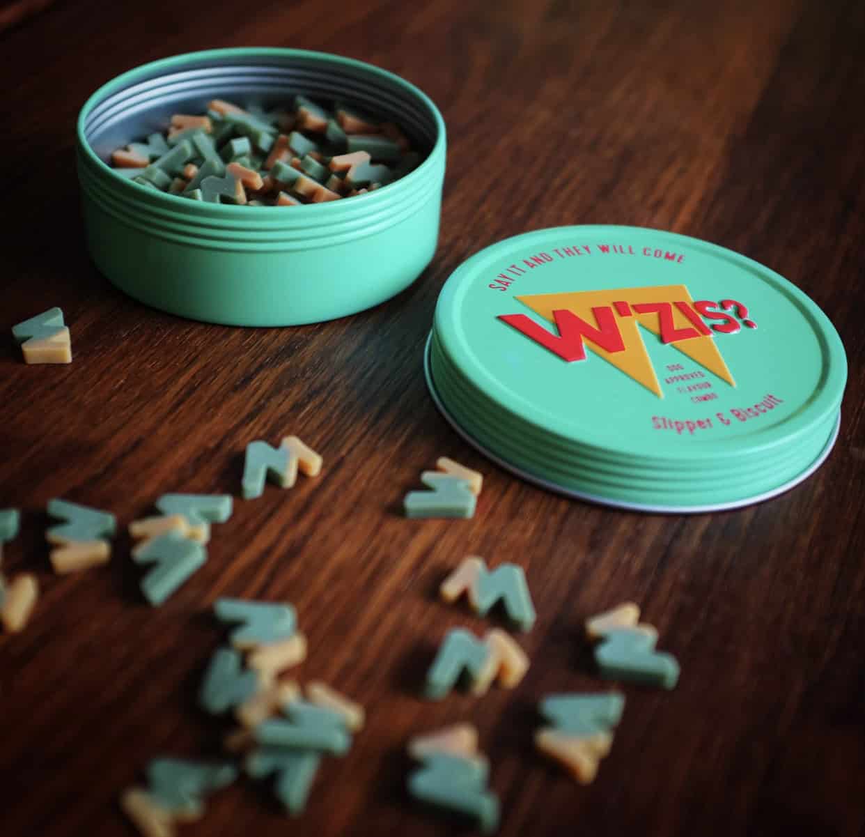 W’ZIS slipper & biscuit