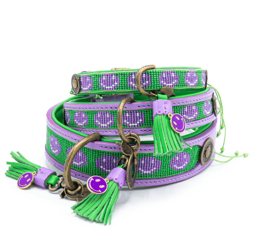 Smiley collar