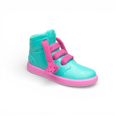 Fresh kicks'n licks